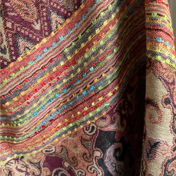 Patterned scarf - Picture 3 of 10